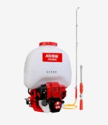 Mitä suojavarusteita tarvitaan bensiinikäyttöisiä puutarhatyökaluja käytettäessä?